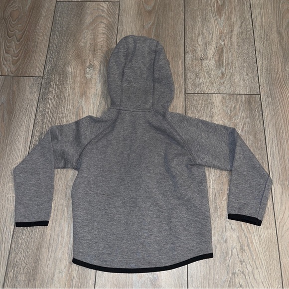 GapFit Kids Fit Tech Hoodie Performace Zip Up Grey Boys XS 4-5 - Picture 5 of 5